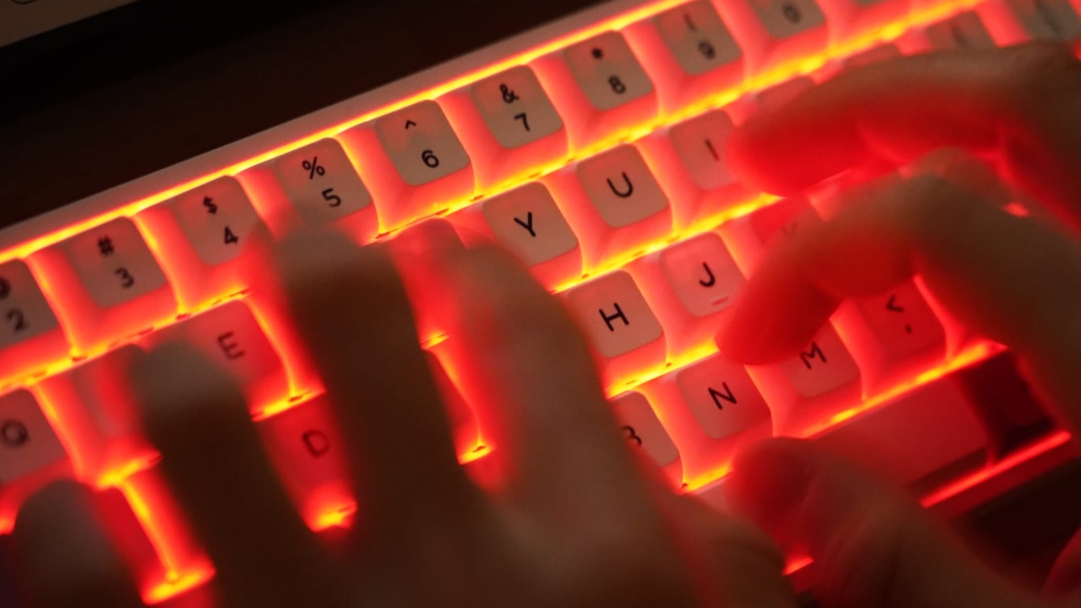 انخفاض عدد الثغرات الحرجة في 2025 رغم ارتفاع إجمالي الـ CVEs