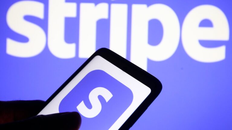 حملة متقدمة لسرقة بيانات الدفع الإلكتروني باستخدام واجهة API قديمة من Stripe