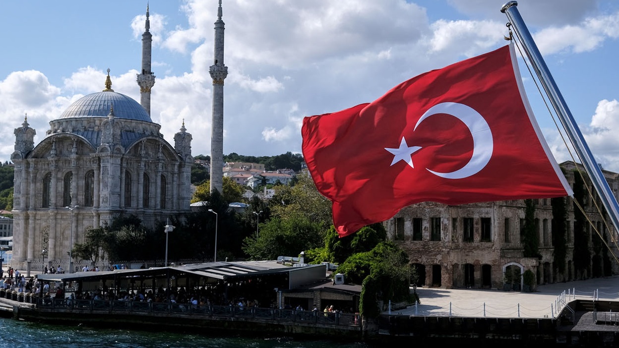 حملة تصيّد تستهدف شركات الدفاع التركية بواسطة ملفات اختصار خبيثة