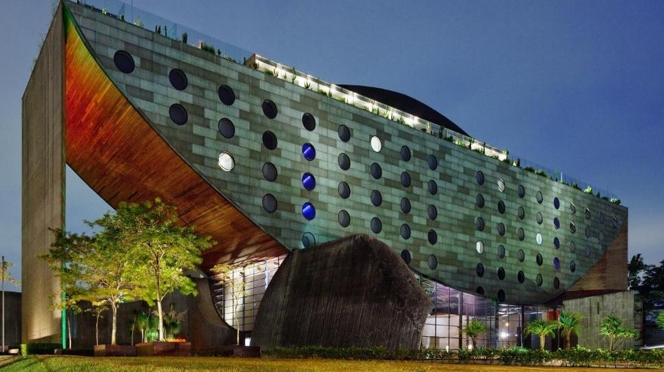 مجموعة TA558 تستخدم سكربتات مولَّدة بالذكاء الاصطناعي لنشر Venom RAT في هجمات تستهدف فنادق بالبرازيل