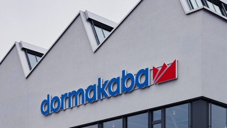 ثغرات خطيرة في أنظمة Dormakaba للتحكم الفيزيائي: أكثر من 20 ثغرة تهدد أمن المؤسسات الكبرى